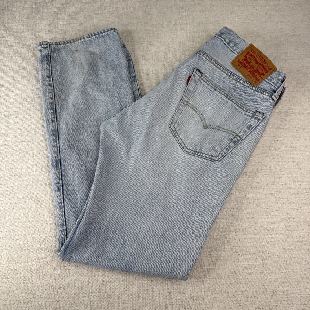 Levi’s Premium 501 32x32 Button Fly Denim Jeans Leather Patch Classic Light Wash
